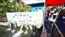 Bupati Banyuwangi Ipuk Fiestiandani meresmikan rumah pompa dan sumur bor bantuan Kementan di Desa Kaotan, Kamis (7/5/2026). (Foto Dok Ho/RadarBangsa.co.id)