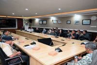 Bupati Banyuwangi Ipuk Fiestiandani mengusulkan percepatan penanganan kemacetan Pelabuhan Ketapang melalui pelebaran jalan, penambahan dermaga, dan pembangunan tol, Kamis (25/6/2026). (Foto Dok Ho/RadarBangsa.co.id)
