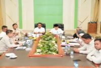 Bupati Bangkalan Lukman Hakim memimpin FGD bersama jajaran Perseroda Bangkalan di Pendopo Agung Bangkalan, Rabu (24/6/2026), membahas strategi penguatan BUMD dan peningkatan PAD daerah. (Foto Dok Ho/RadarBangsa.co.id)