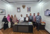 Kepala Dinas Pendidikan Kabupaten Asahan Musa Al Bakri menerima audiensi Rektor Universitas Asahan di Asahan, Rabu (24/6/2026). (Foto Dok Ho/RadarBangsa.co.id)