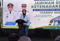 Sekda Sidoarjo Fenny Apridawati menghadiri peluncuran GARDU Sosial bersama BPJS Ketenagakerjaan di Tugu Jayandaru, Minggu (21/6/2026). (Foto Dok Ho/RadarBangsa.co.id)