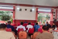 Forkopimcam Tikung bersama pengurus PSHT dan kepala desa menggelar rapat koordinasi pengamanan pengesahan calon warga baru PSHT di Pendopo Kecamatan Tikung, Rabu (17/6/2026). (Foto Dok Ho/RadarBangsa.co.id)