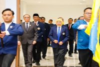Ketua Umum PP IKA UNAIR Khofifah Indar Parawansa melantik Pengurus IKA UNAIR Komisariat Fakultas Hukum masa bakti 2025–2030 di Fakultas Hukum Universitas Airlangga, Surabaya. Sabtu, 13 Juni 2026   (Foto Dok Ho/RadarBangsa.co.id)