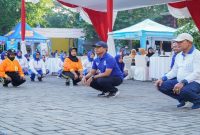 Ratusan lansia mengikuti senam Lin Tien Kung dan pemeriksaan kesehatan gratis dalam peringatan Hari Lanjut Usia Nasional (HLUN) ke-30 di Halaman Kantor Pemkab Lamongan. (Foto Dok Ho/RadarBangsa.co.id)