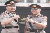 Serah terima jabatan Kapolsek Tikung pada Rabu (24/06/2026) dari (kiri) AKP Anang Purwo Widodo kepada (kanan)  IPTU Fahrur Rozi. (Foto Dok Ho/RadarBangsa.co.id)