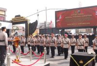 Kapolres Lamongan AKBP Arif Fazlurrahman memimpin upacara serah terima jabatan pejabat utama dan kapolsek jajaran di Mapolres Lamongan, Rabu (24/6/2026). (Foto Dok Ho/RadarBangsa.co.id)