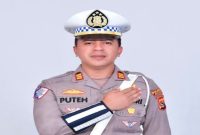 Kasat Lantas Polresta Mataram AKP Muhamad Puteh Rinaldi menyampaikan penundaan Operasi Patuh 2026 dan mengimbau masyarakat tetap disiplin berlalu lintas. (Foto Dok Ho/RadarBangsa.co.id)