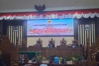 Bupati Ngawi Ony Anwar Harsono menyampaikan jawaban atas pandangan umum fraksi DPRD terkait Ranperda Pertanggungjawaban Pelaksanaan APBD 2025 dalam rapat paripurna DPRD Ngawi, Rabu (24/6/2026). (Foto Dok Ho/RadarBangsa.co.id)