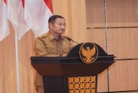 Bupati Lamongan Yuhronur Efendi menyampaikan jawaban eksekutif atas pandangan umum fraksi terhadap Raperda Pertanggungjawaban APBD 2025 di Kantor DPRD Lamongan, Senin (22/6). (Foto Dok Ho/RadarBangsa.co.id)