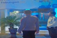 Petugas Polsek Tikung melaksanakan patroli objek vital di kawasan perbankan, pada Rabu (24/6/2026). (Foto Dok Ho/RadarBangsa.co.id)