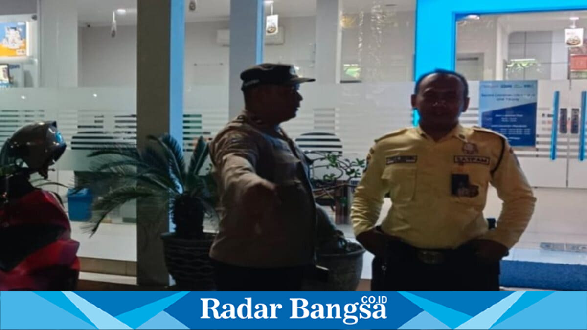 Personel Polsek Tikung melaksanakan patroli objek vital di wilayah Kecamatan Tikung guna mencegah tindak kriminalitas dan menjaga situasi kamtibmas tetap kondusif. Selasa, 9 Juni 2026 (Foto Dok Ho/RadarBangsa.co.id)