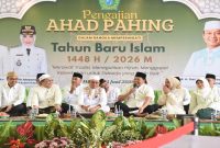 Bupati Sidoarjo H. Subandi bersama Ustadz Das'ad Latif menghadiri Pengajian Ahad Pahing di Pendopo Delta Wibawa, Minggu, 14 Juni 2026. (Foto Dok Ho/RadarBangsa.co.id)