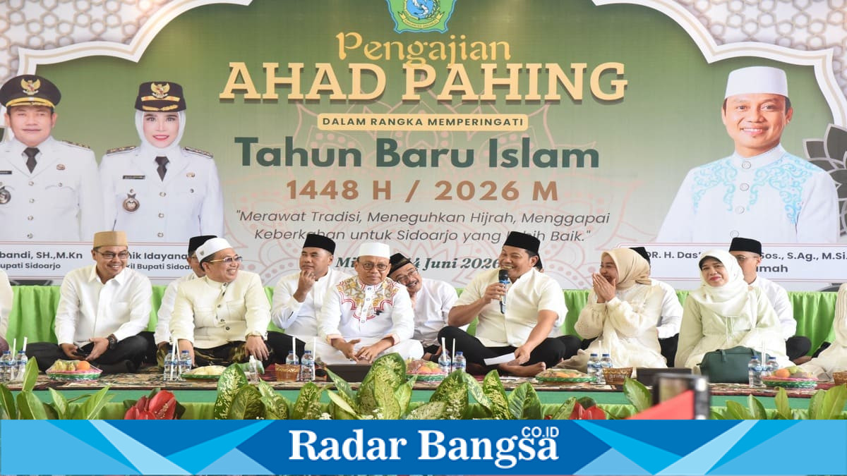 Bupati Sidoarjo H. Subandi bersama Ustadz Das'ad Latif menghadiri Pengajian Ahad Pahing di Pendopo Delta Wibawa, Minggu, 14 Juni 2026. (Foto Dok Ho/RadarBangsa.co.id)