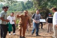 Bupati Bangkalan Lukman Hakim meninjau progres pembangunan Sekolah Rakyat di Desa Katol Barat, Kecamatan Geger. Selasa, 9 Juni 2026. (Foto Dok Ho/RadarBangsa.co.id)