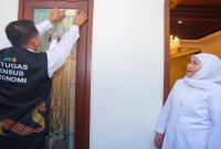 Gubernur Jawa Timur Khofifah Indar Parawansa mengikuti pendataan Sensus Ekonomi 2026 di Surabaya, Rabu (24/6/2026). (Foto Dok Ho/RadarBangsa.co.id)
