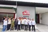  Tenaga Ahli Utama Deputi V Kantor Staf Presiden Letjen TNI (Purn) Arif Rahman bersama Bupati Sidoarjo H. Subandi meninjau Koperasi Merah Putih di Sidoarjo. Jumat, 12 Juni 2026   (Foto Dok Ho/RadarBangsa.co.id)