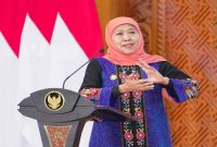 Gubernur Jawa Timur Khofifah Indar Parawansa meluncurkan Program Beasiswa LPPD Jatim 2026 di Ruang Hayam Wuruk Kantor Sekretariat Daerah Provinsi Jawa Timur. Rabu, 10 Juni 2026 (Foto Dok Ho/RadarBangsa.co.id)