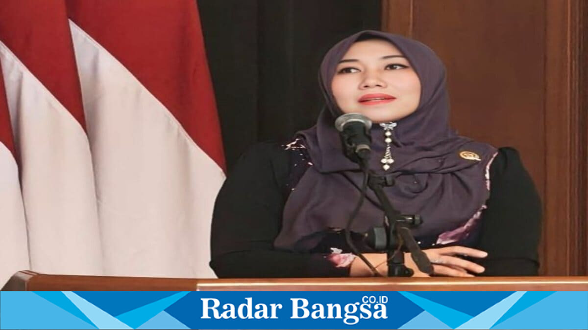 Senator RI Lia Istifhama menyampaikan materi tentang hak konstitusi dan pendidikan inklusif bagi anak gifted di Gresik. (Foto Dok Ho/RadarBangsa.co.id)