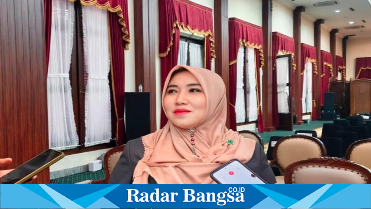 Sekretaris MUI Jawa Timur Lia Istifhama menyampaikan dukungan terhadap regulasi larangan penyebaran budaya LGBTQ, Minggu (12/7/2026). (Foto Dok Ho/RadarBangsa.co.id)