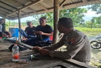Kapolsek Laren AKP Anang Purwo Widodo memimpin patroli Harkamtibmas di wilayah Kecamatan Laren, Lamongan, Sabtu (4/7/2026). (Foto Dok Ho/RadarBangsa.co.id)