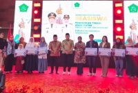 Bupati Sidoarjo H. Subandi meluncurkan Program 4.000 Beasiswa Pendidikan Tahun 2026 di Mal Pelayanan Publik Sidoarjo, Kamis (9/7/2026). (Foto Dok Ho/RadarBangsa.co.id)