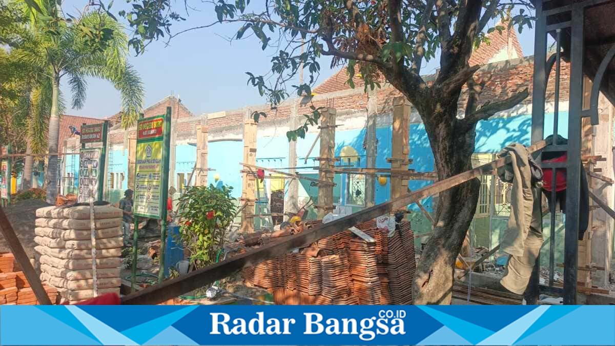 Rehabilitasi SDN Boro Kecamatan Tanggulangin resmi dimulai dengan anggaran Rp734 juta. (Foto Dok Ho/RadarBangsa.co.id)