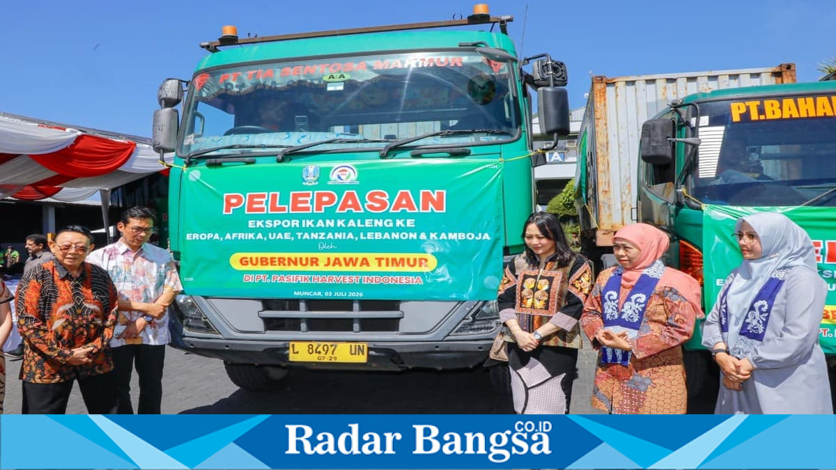 Gubernur Jawa Timur Khofifah Indar Parawansa melepas ekspor 405 ton ikan kaleng produksi PT Pacific Harvest Indonesia di Banyuwangi, Sabtu (4/7/2026). (Foto Dok Ho/RadarBangsa.co.id)