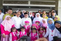 Gubernur Jawa Timur Khofifah Indar Parawansa bersama Menko PMK, Mendikdasmen, dan Menteri PPPA meluncurkan Gerakan Nasional Ruang Aman dan Nyaman Anak (Gernas Rana) pada pelaksanaan MPLS Ramah 2026 di Kota Malang, Senin (13/7). (Foto Dok Ho/RadarBangsa.co.id)