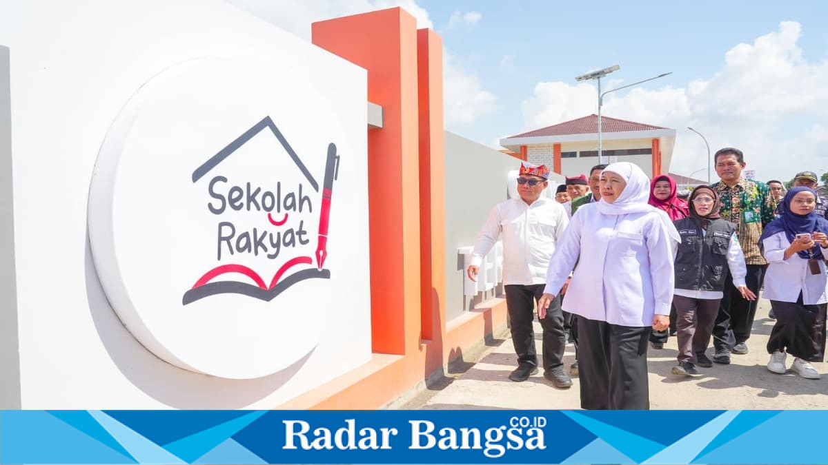 Gubernur Jawa Timur Khofifah Indar Parawansa meninjau fasilitas dan progres pembangunan SRT 1 Banyuwangi, Sabtu (18/7). (Foto Dok Ho/RadarBangsa.co.id)