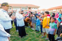 Gubernur Jawa Timur Khofifah Indar Parawansa meninjau progres SRT Sampang, Selasa (21/7). (Foto Dok Ho/RadarBangsa.co.id)