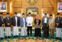 Sekjen PBNU Saifullah Yusuf bertemu Gubernur Jawa Timur Khofifah Indar Parawansa membahas persiapan Muktamar NU 2026 di Grahadi, Surabaya, Minggu (12/7/2026). (Foto Dok Ho/RadarBangsa.co.id)