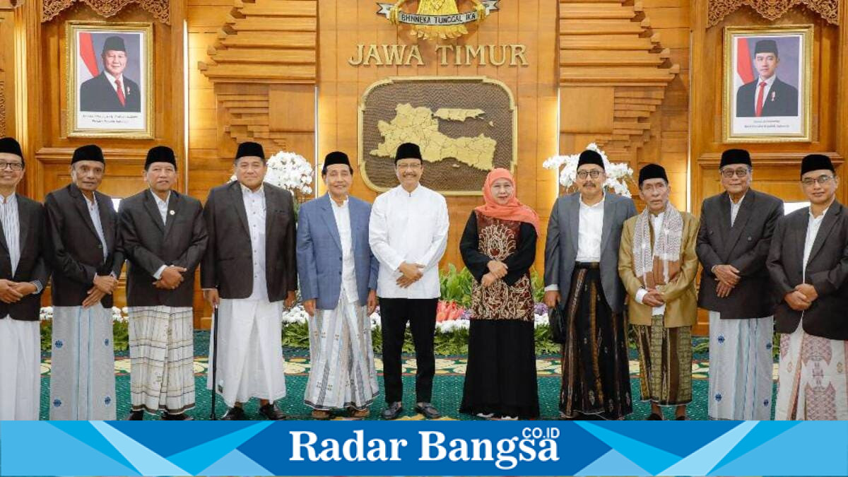 Sekjen PBNU Saifullah Yusuf bertemu Gubernur Jawa Timur Khofifah Indar Parawansa membahas persiapan Muktamar NU 2026 di Grahadi, Surabaya, Minggu (12/7/2026). (Foto Dok Ho/RadarBangsa.co.id)