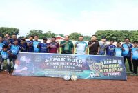 Bupati Asahan Taufik Zainal Abidin membuka Turnamen Sepak Bola Kemerdekaan ke-81 Piala Dandim 0208/Asahan di Stadion Mutiara Kisaran, Senin (27/7/2026). (Foto Dok Ho/RadarBangsa.co.id)