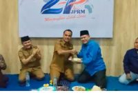 Bupati Bangkalan Lukman Hakim dan Wakil Bupati Moh. Fauzan Ja'far menghadiri syukuran HUT ke-27 Jawa Pos Radar Madura, Senin (27/7/2026). (Foto Dok Ho/RadarBangsa.co.id)