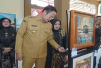 Bupati Lamongan membuka Festival Literasi Lamongan Pusta Raya 2026 di halaman Dinas Kearsipan dan Perpustakaan Daerah, Selasa, 30 Juni 2026. (Foto Dok Ho/RadarBangsa.co.id)