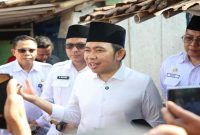 Bupati Jember Gus Fawait memantau layanan Homecare saat agenda Bunga Desaku di Desa Rowotamtu, Kecamatan Rambipuji, Rabu (29/7/2026). (Foto Dok Ho/RadarBangsa.co.id)