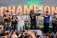 Pemain dan ofisial Pasuruan United disambut Bupati Pasuruan usai konvoi juara Liga 4 Piala Presiden 2026 di Raci, Minggu (12/7/2026). (Foto Dok Ho/RadarBangsa.co.id)