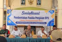 Kapolsek Tikung IPTU Fahrur Rozi, S.I.P., menghadiri sosialisasi pembentukan panitia pengisian BPD dan Musdes RKPDes di Balai Desa Balongwangi, Kabupaten Lamongan, Rabu (22/7/2026). (Foto Dok Ho/RadarBangsa.co.id)