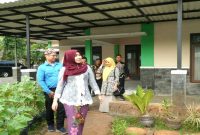 Anggota DPD RI Lia Istifhama meninjau program ketahanan pangan untuk mendukung pemenuhan gizi anak di Bangkalan. (Foto Dok Ho/RadarBangsa.co.id)