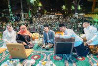 Gubernur Khofifah Indar Parawansa menghadiri majelis sholawat bersama Gus Iqdam di Jemursari, Surabaya, Minggu (12/7/2026). (Foto Dok Ho/RadarBangsa.co.id)