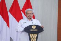 Sekjen Kemnaker Cris Kuntadi membuka webinar tentang pemanfaatan AI untuk analisis kebutuhan tenaga kerja dan perencanaan pelatihan, Jumat (17/7/2026). (Foto Dok Ho/RadarBangsa.co.id)