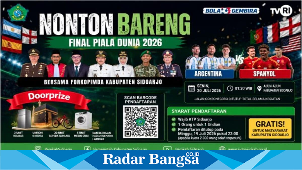Persiapan nobar Final Piala Dunia 2026 di Alun-Alun Sidoarjo yang menyediakan hadiah umrah dan doorprize lainnya, 20 Juli 2026. (Foto Dok Ho/RadarBangsa.co.id)