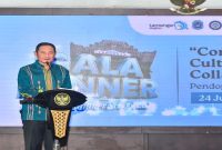 Bupati Lamongan Yuhronur Efendi saat Gala Dinner Closing Ceremony 6th Summer School 2026 di Pendopo Lokatantra, Jumat (24/7). (Foto Dok Ho/RadarBangsa.co.id)