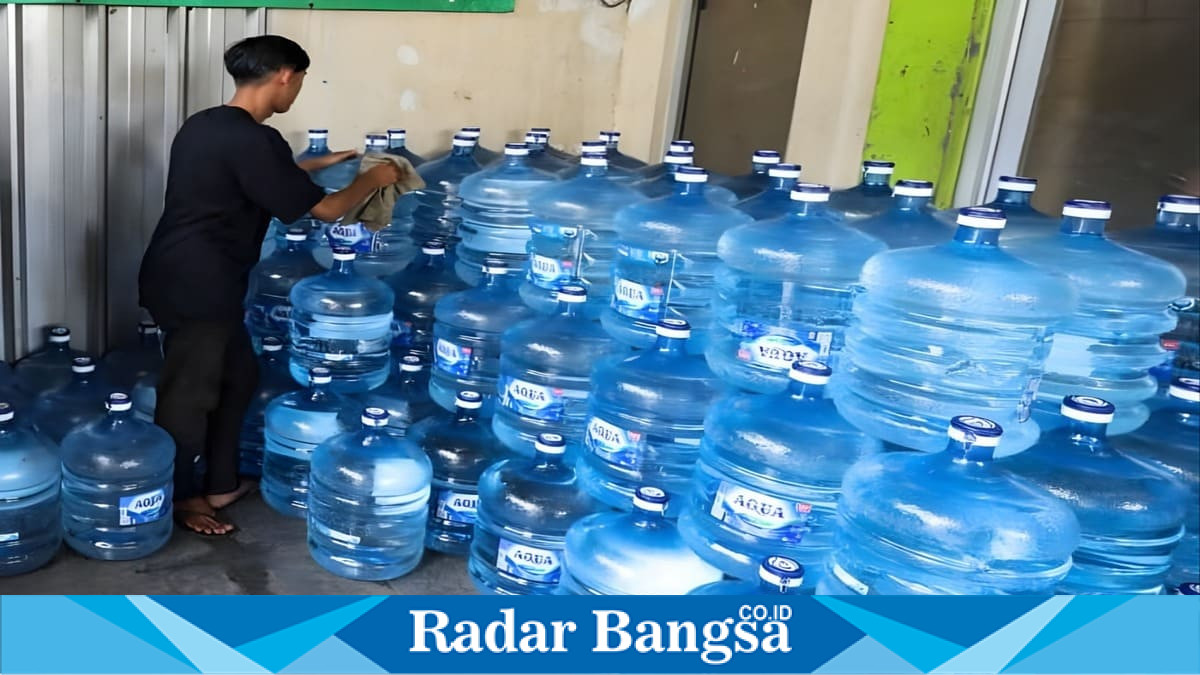 Pakar Polimer ITB Dr. Eng. Hafis Pratama Rendra Graha menjelaskan karakteristik dan keamanan plastik polikarbonat untuk galon guna ulang. (Foto Dok Ho/RadarBangsa.co.id)