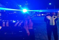 Personel Polsek Tikung melaksanakan Patroli Blue Light di sejumlah titik rawan kamtibmas, Sabtu (18/7/2026) dini hari. (Foto Dok Ho/RadarBangsa.co.id)