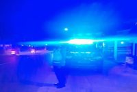 Personel Polsek Tikung menggelar Patroli Blue Light di Jalan Raya Mantup dan kawasan perbatasan, Jumat (24/7/2026) dini hari. (Foto Dok Ho/RadarBangsa.co.id)