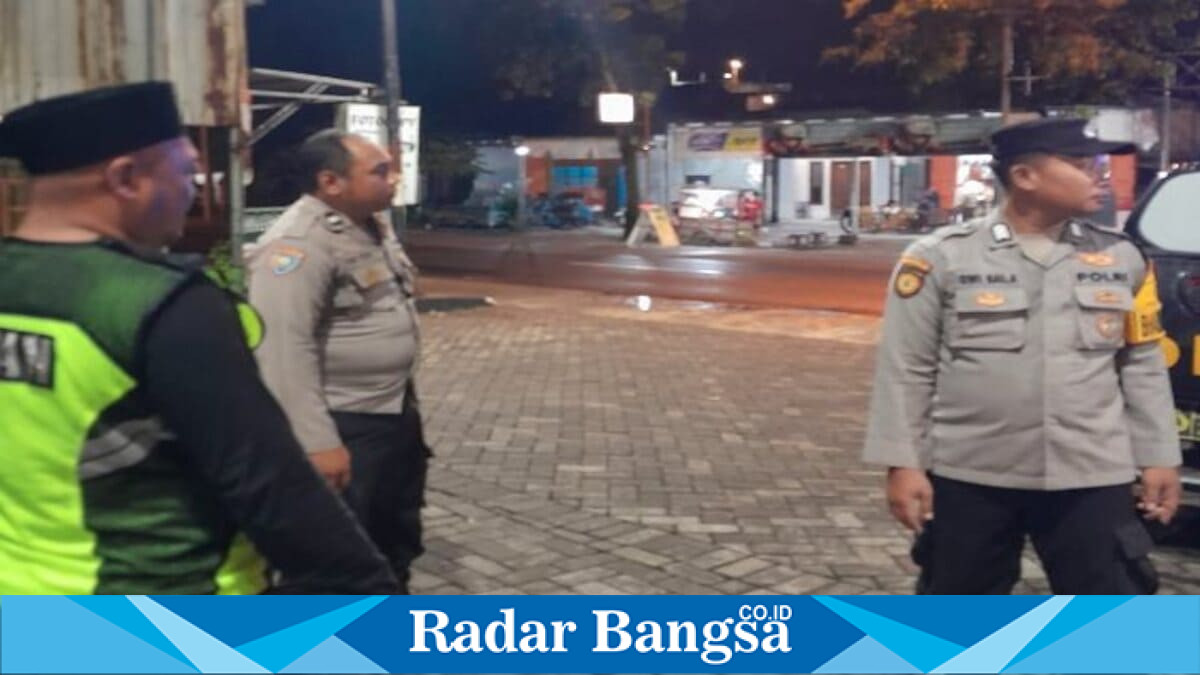 Personel Polsek Tikung melakukan patroli objek vital di SPBU, perbankan, dan pusat aktivitas masyarakat pada Minggu, 5 Juli 2026. (Foto Dok Ho/RadarBangsa.co.id)