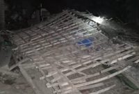 Rumah milik Satiman di Desa Karangjatianyar, Kecamatan Wonorejo, Pasuruan roboh diterjang angin kencang, Minggu (27/7/2026). (Foto Dok Ho/RadarBangsa.co.id)
