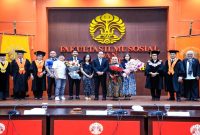 Sekdaprov Jawa Timur Adhy Karyono mengikuti sidang terbuka promosi doktor di FISIP Universitas Indonesia, Depok, Kamis (9/7), dengan mengusung konsep PKH Produktif-Inklusif. (Foto Dok Ho/RadarBangsa.co.id)