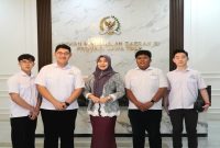 Anggota DPD RI Lia Istifhama menerima audiensi pengurus GAS Pemuda di Kantor Perwakilan DPD RI Jawa Timur, Surabaya, Senin (20/7/2026). (Foto Dok Ho/RadarBangsa.co.id)